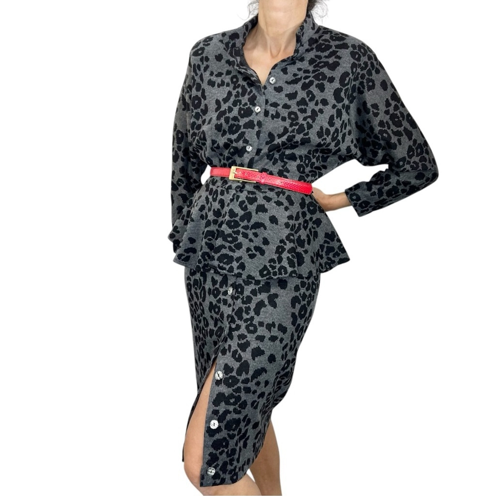Vintage 80s 90s black grey animal print batwing peplum skirt suit set 9